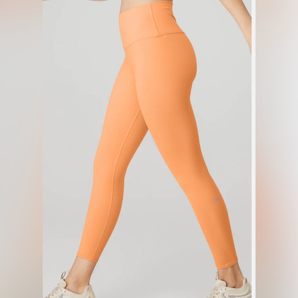 Alo Airbrush Legging - Picture 2 of 5